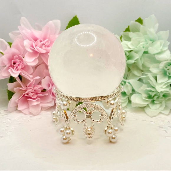 Nature White Crystal Ball with Crown 👑 - Picture 1 of 7